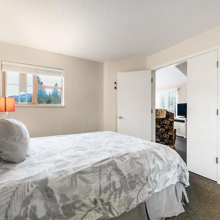Tyndall Stone Lodge By Cozystay Signature Whistler Esterno foto