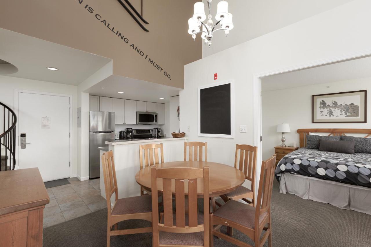 Tyndall Stone Lodge By Cozystay Signature Whistler Esterno foto