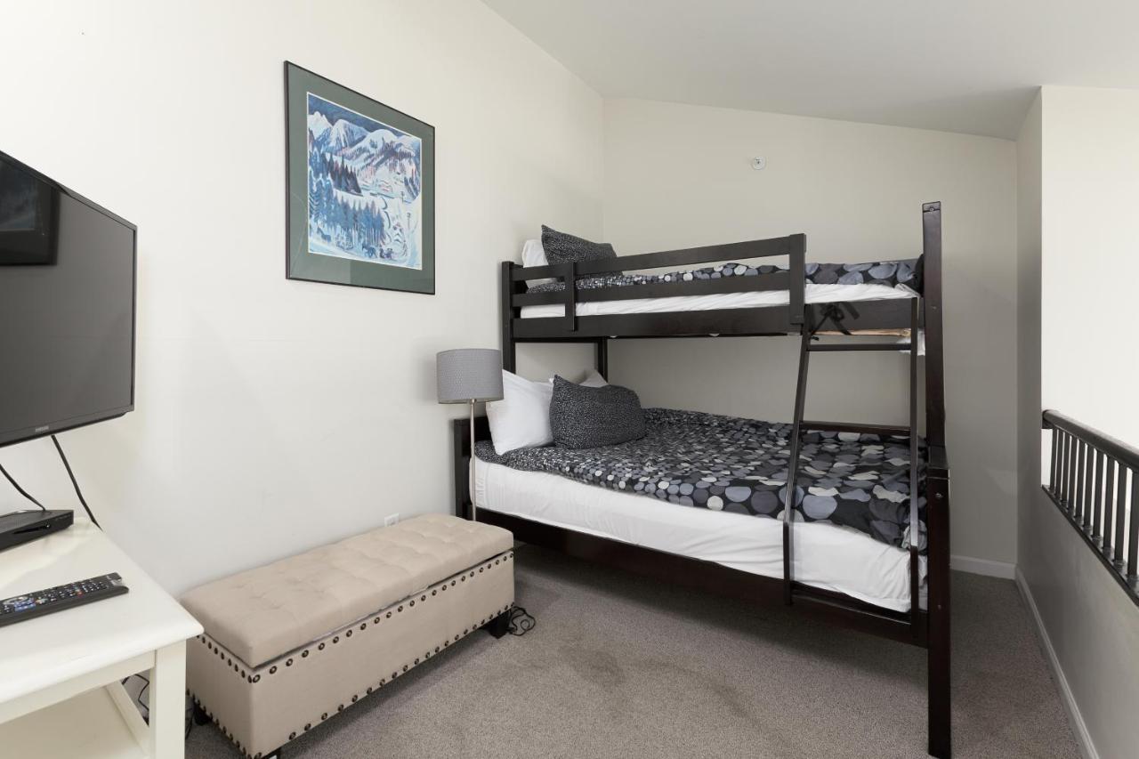 Tyndall Stone Lodge By Cozystay Signature Whistler Esterno foto