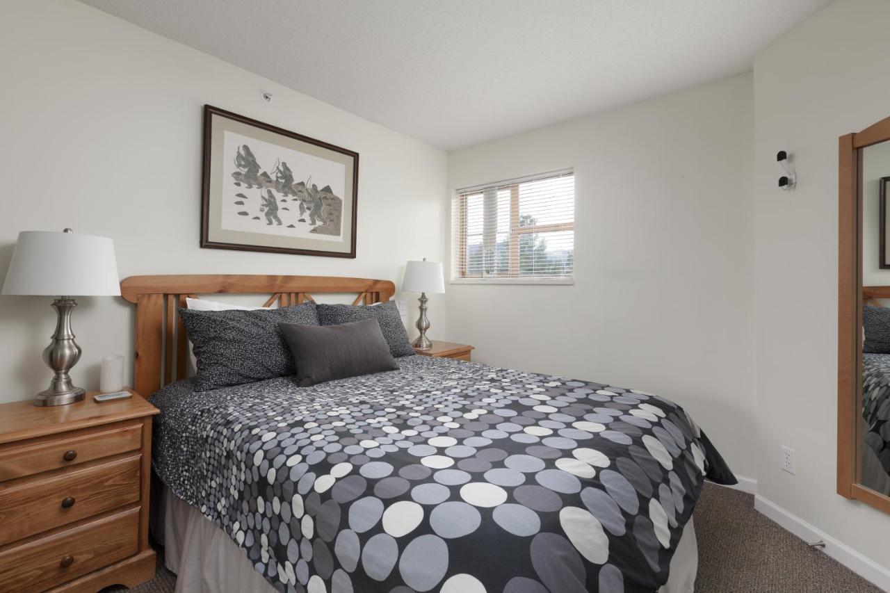 Tyndall Stone Lodge By Cozystay Signature Whistler Esterno foto