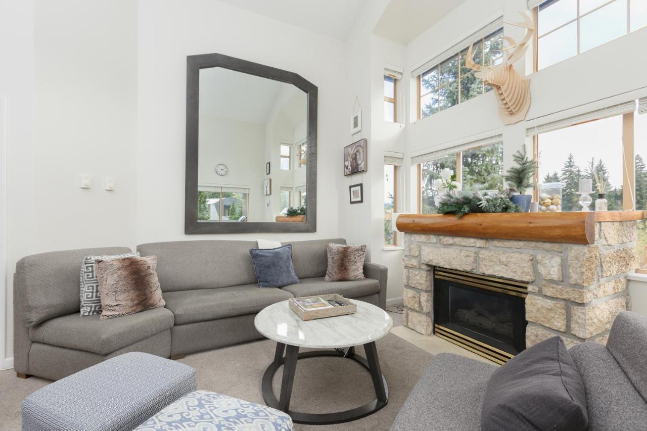 Tyndall Stone Lodge By Cozystay Signature Whistler Esterno foto
