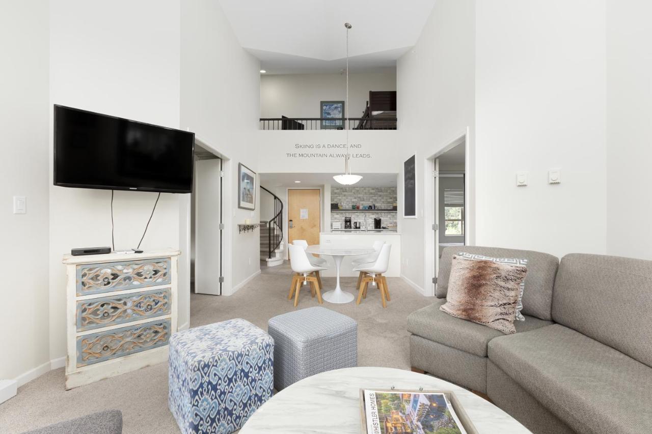 Tyndall Stone Lodge By Cozystay Signature Whistler Esterno foto