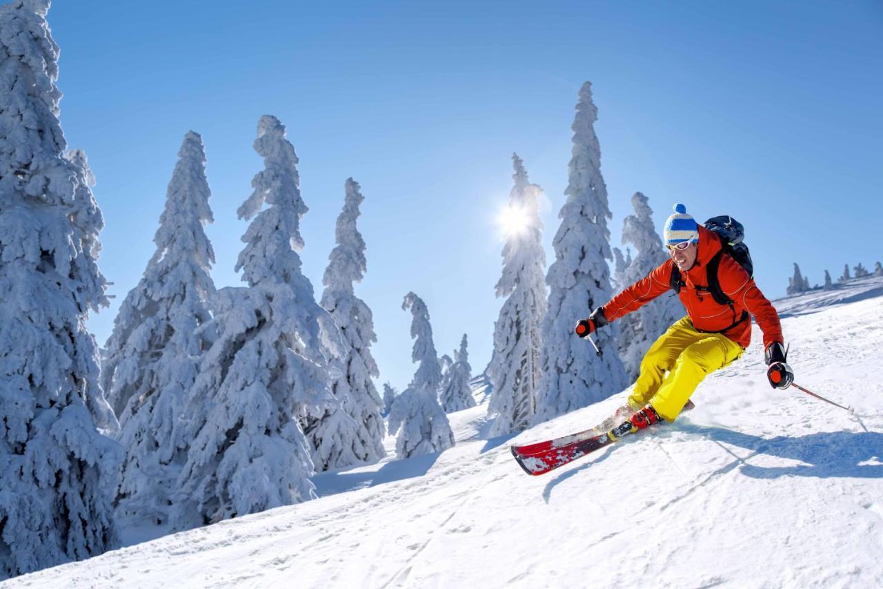 Tyndall Stone Lodge By Cozystay Signature Whistler Esterno foto