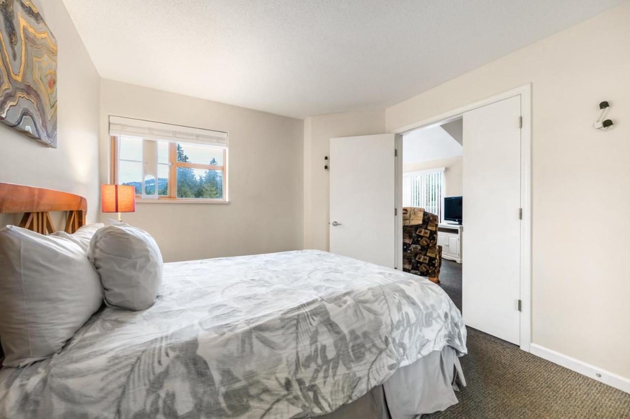 Tyndall Stone Lodge By Cozystay Signature Whistler Esterno foto